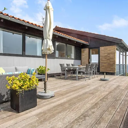 Beautiful In With House Sea View