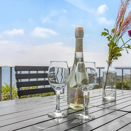 Beautiful In With House Sea View *